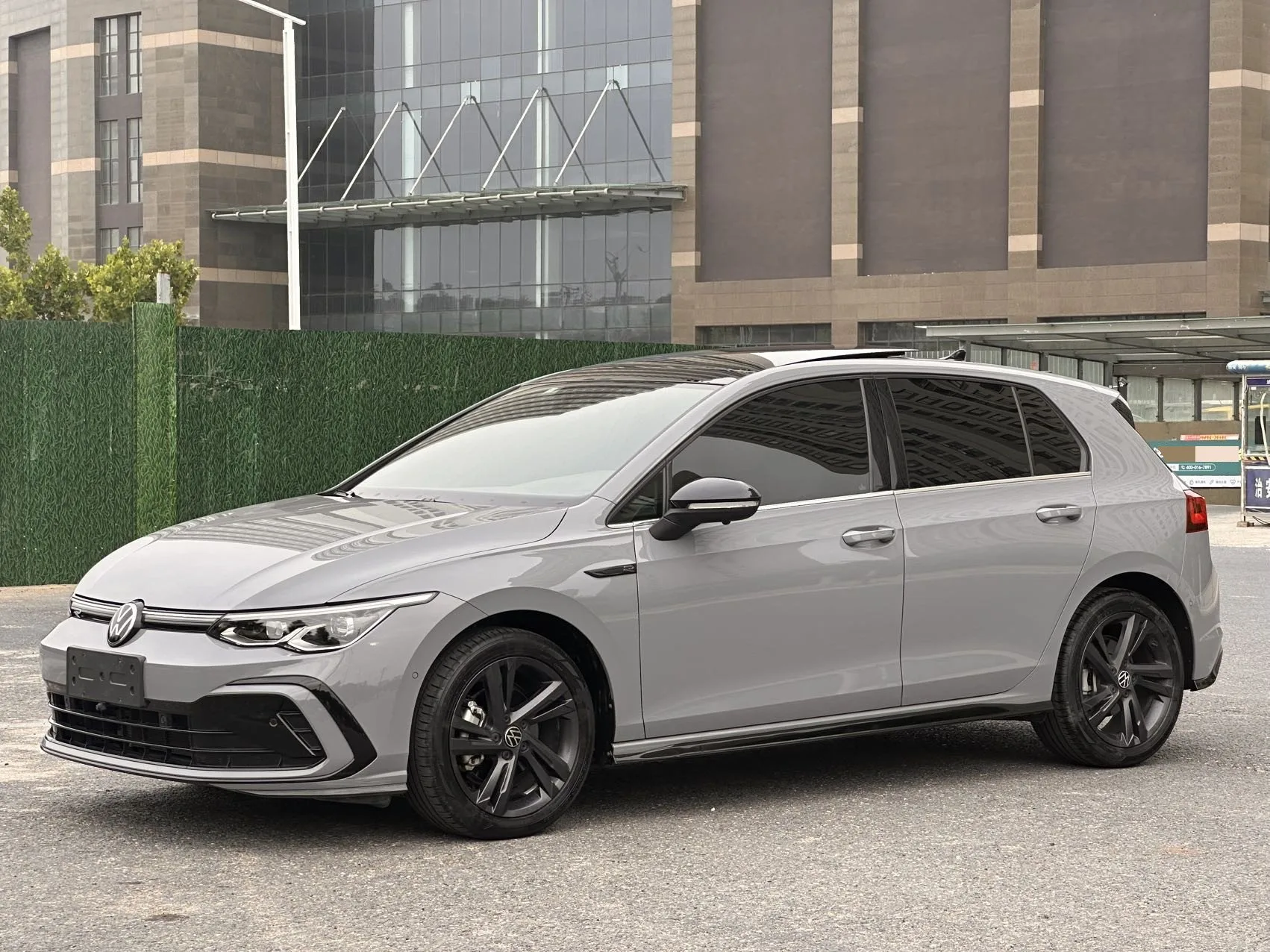 Volkswagen 2023 Golf 8 R-Line 1.4TSI 280TSI Lite Automatic