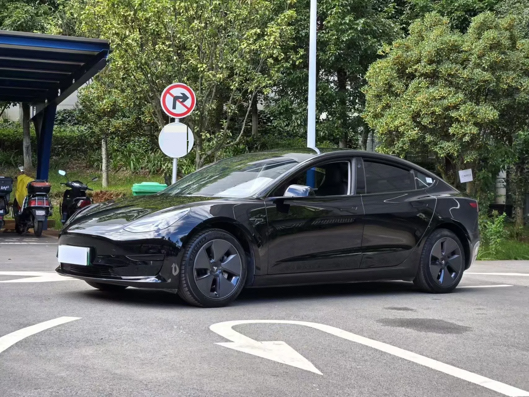 Model 3 2022 Rear-Wheel Drive