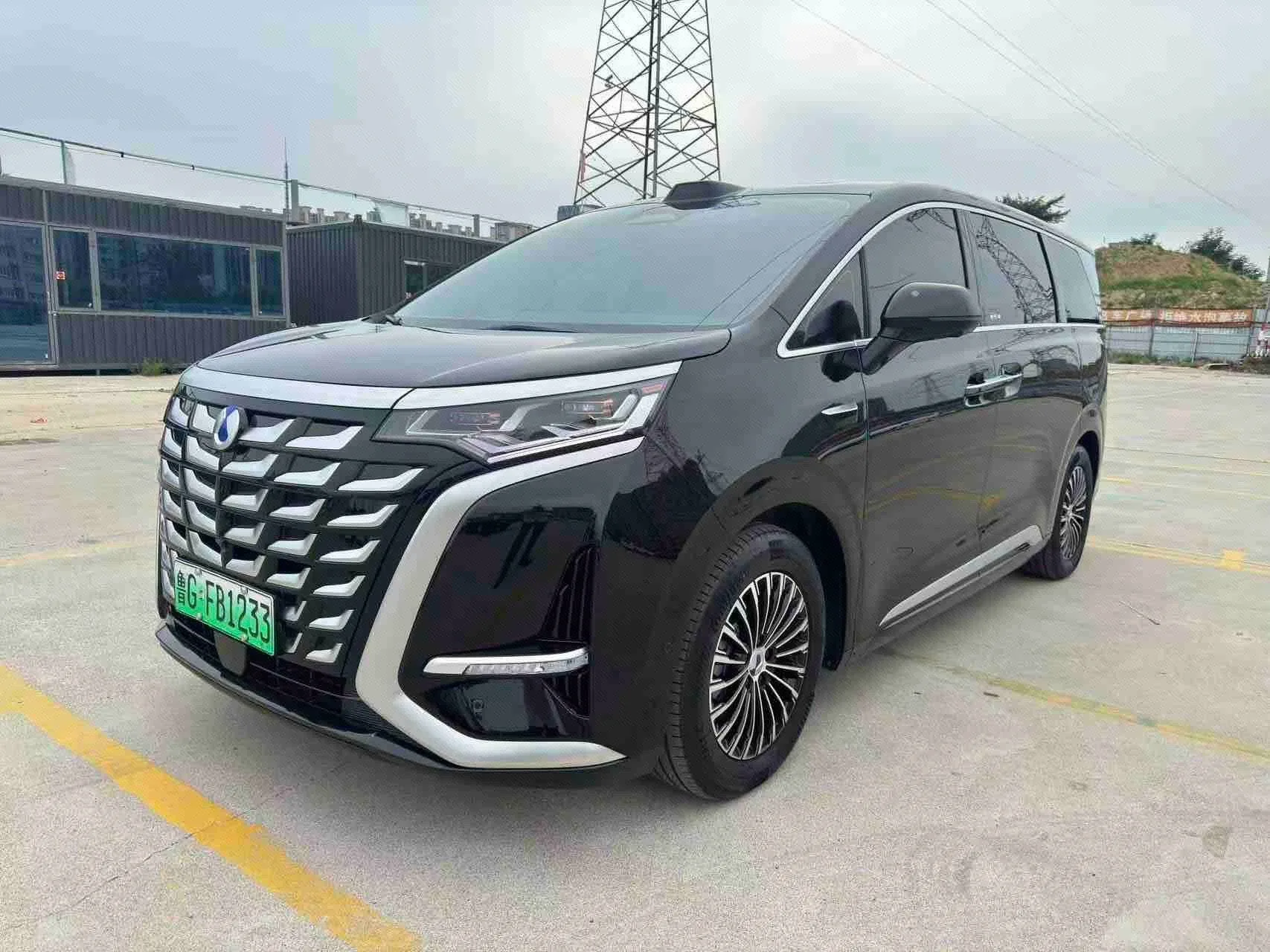 Denza 2025 Denza D9 DM-i 1.5T CVT Intelligent Driving Edition 1020 AWD Flagship Automatic