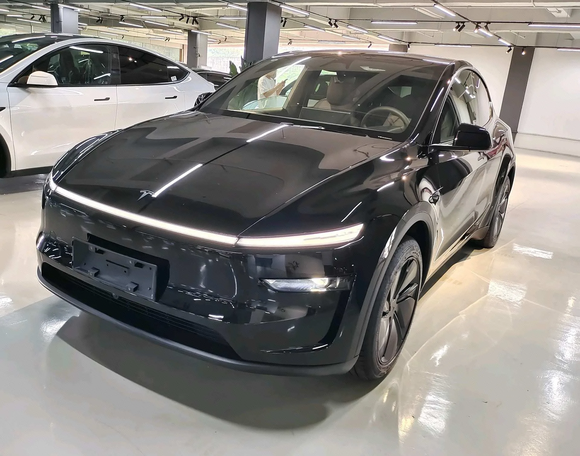 Tesla 2026 Model Y Rear-Wheel Drive Automatic