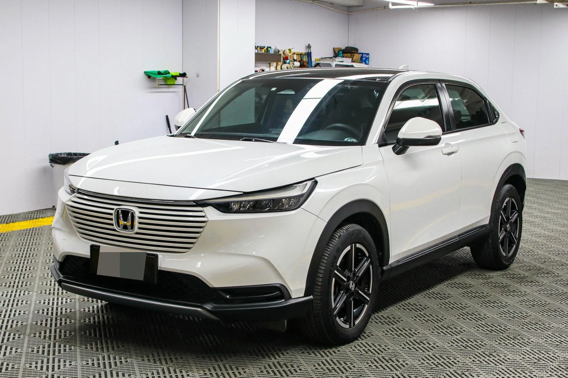 Vezel 2023 1.5L CVT Mid-Range Version