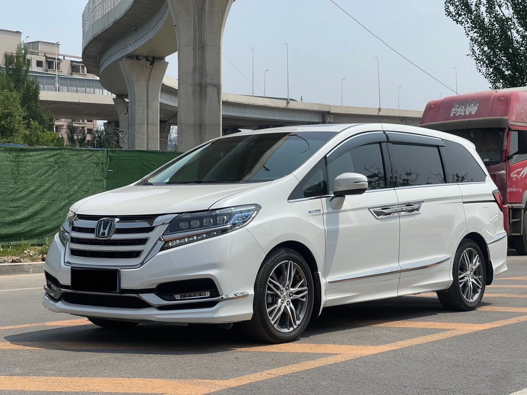 Elysion 2019 2.0L Hybrid Luxury Edition