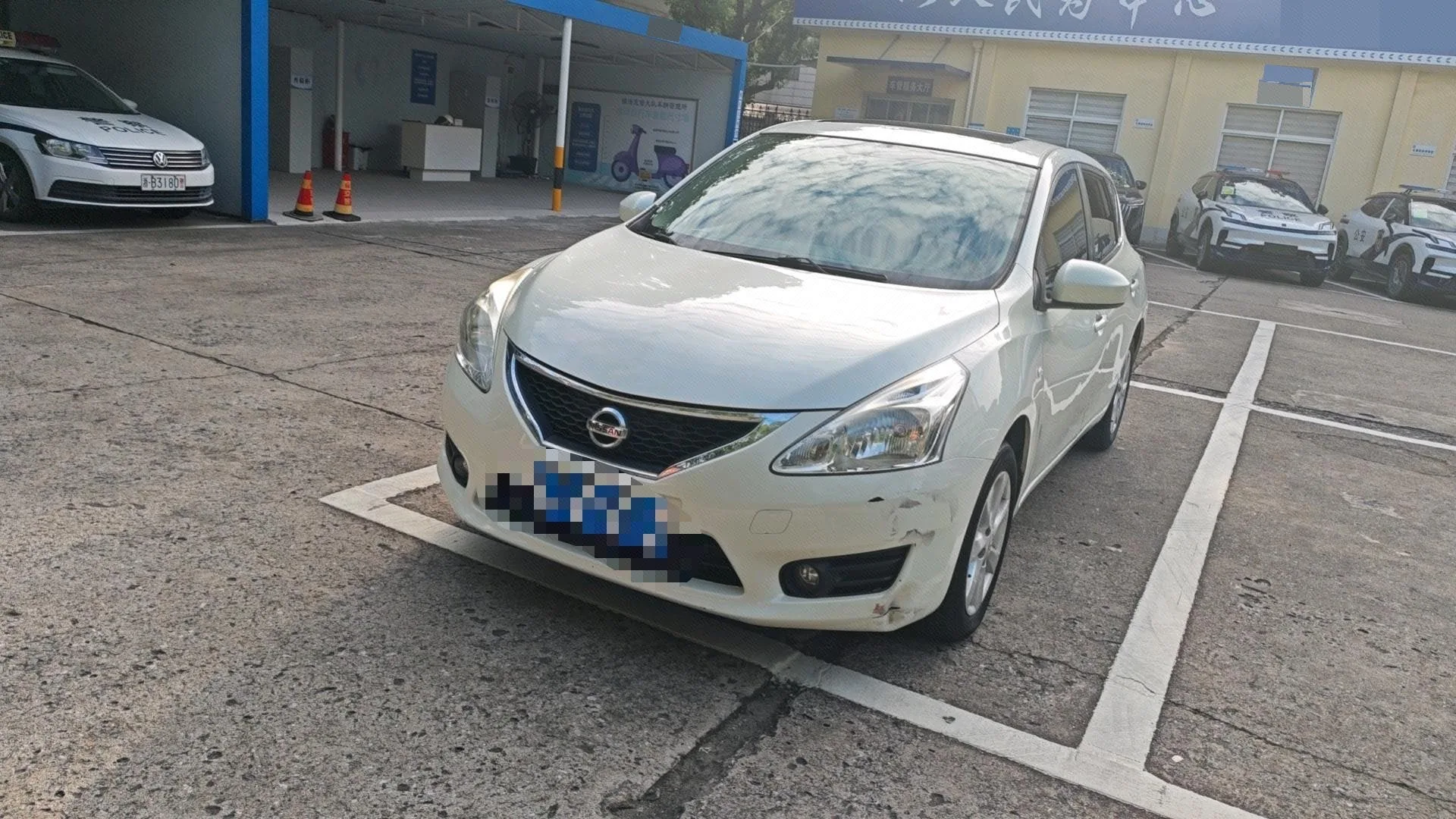 2013 Nissan Tiida 1.6L CVT Cool Coffee Edition