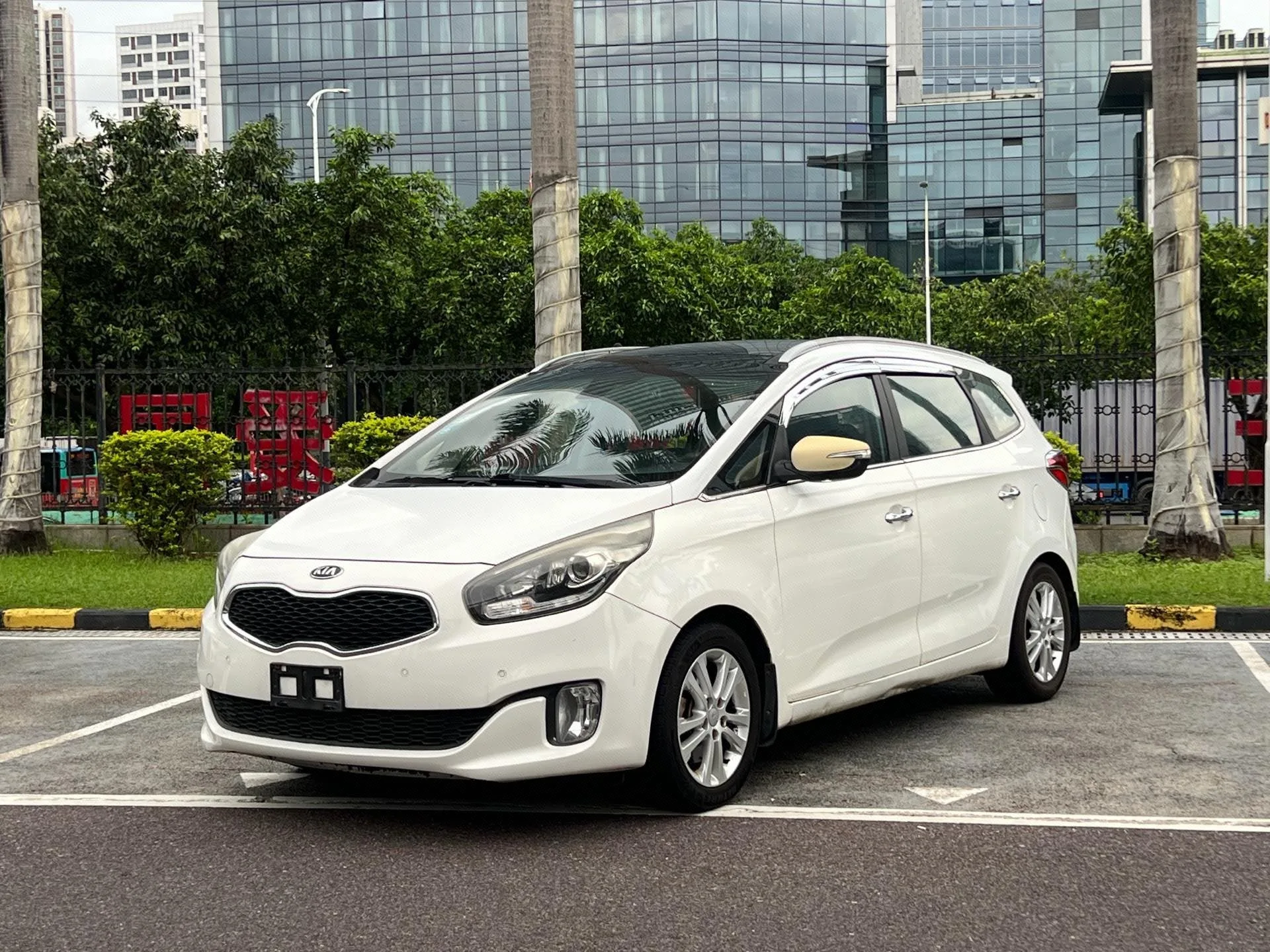 Jiale 2013 Model Year 2.0L 7-Seater Automatic Deluxe Edition, National IV