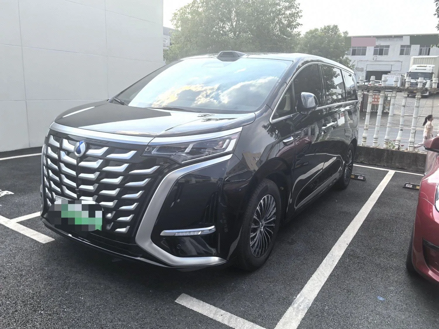 Dongfeng 2025 Model Year Dongfeng D9 DM-i 1.5T CVT Smart Driving Edition 1020 AWD Premium Model, Automatic Transmission