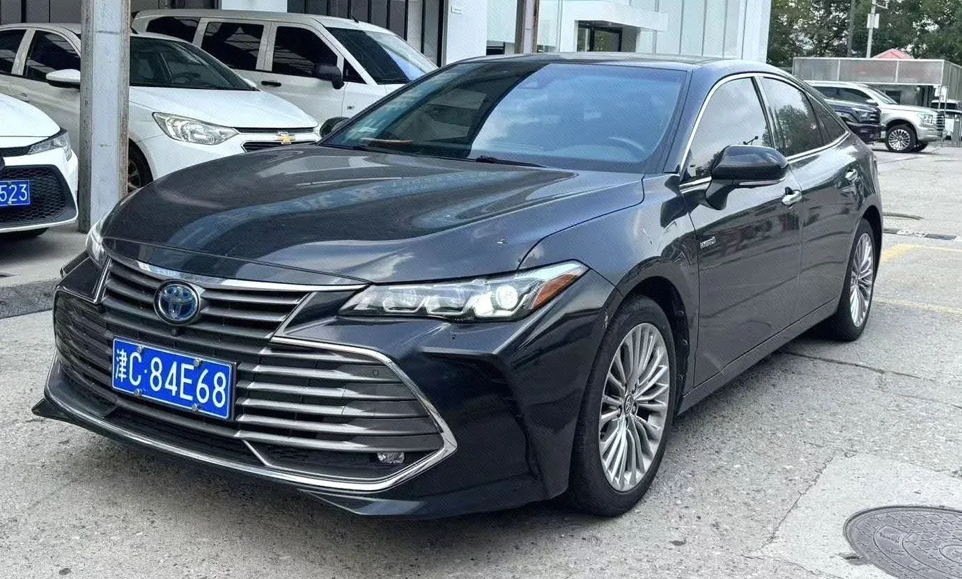 2022 Toyota Avalon Hybrid 2.5L XLE Premium Edition