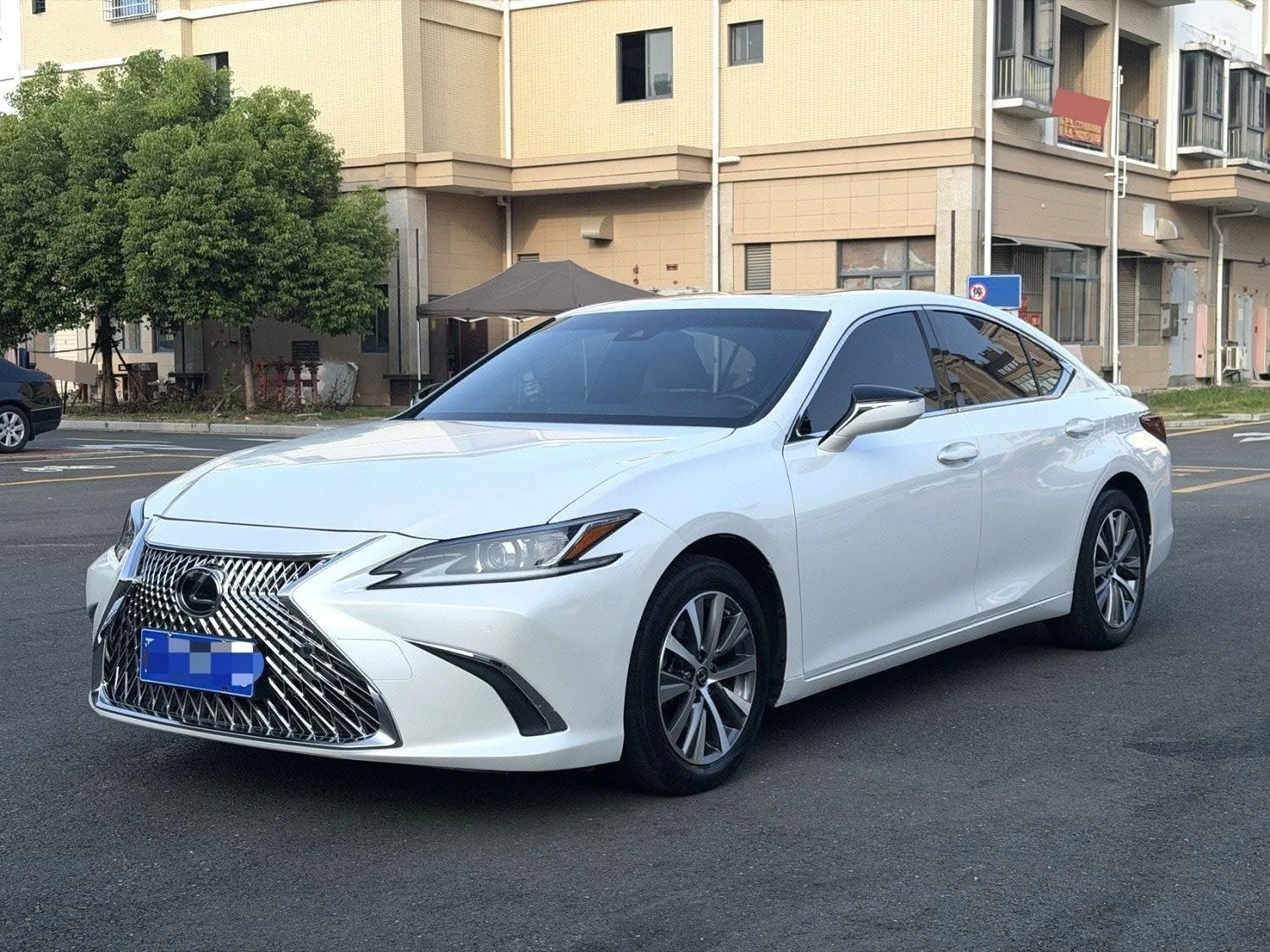 Lexus ES 2018 200 Premium Edition (China V Emission Standard)