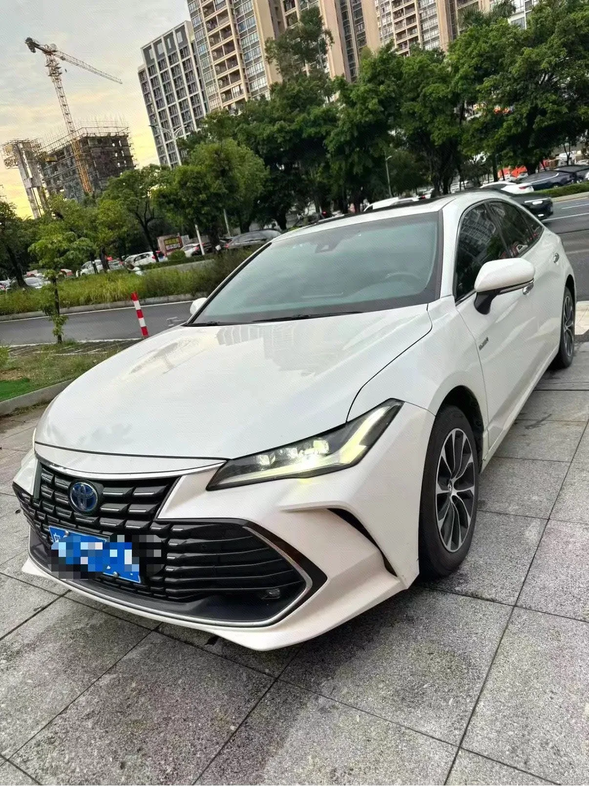 2022 Toyota Avalon Hybrid 2.5L Luxury Edition