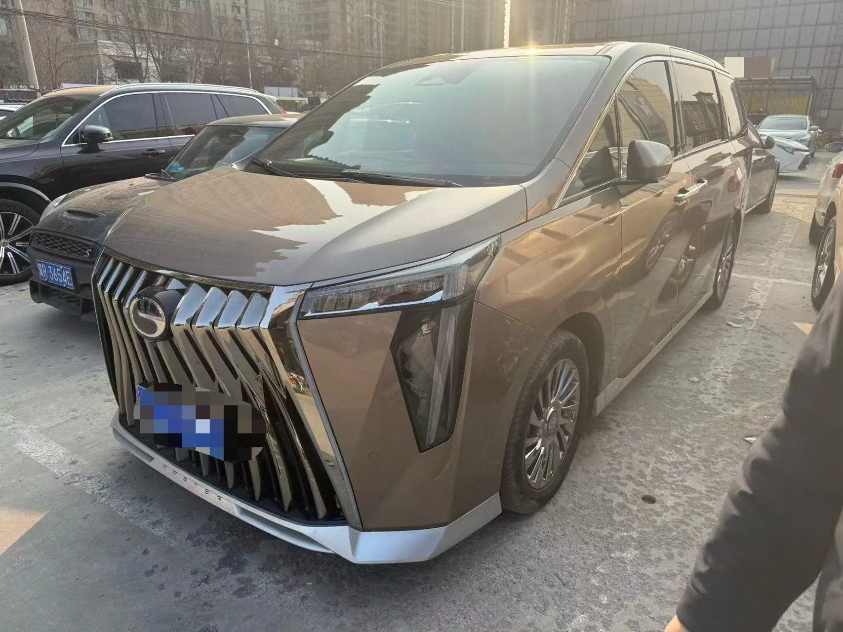Trumpchi 2023 M8 Hybrid 2.0T CVT Master Series Flagship Automatic