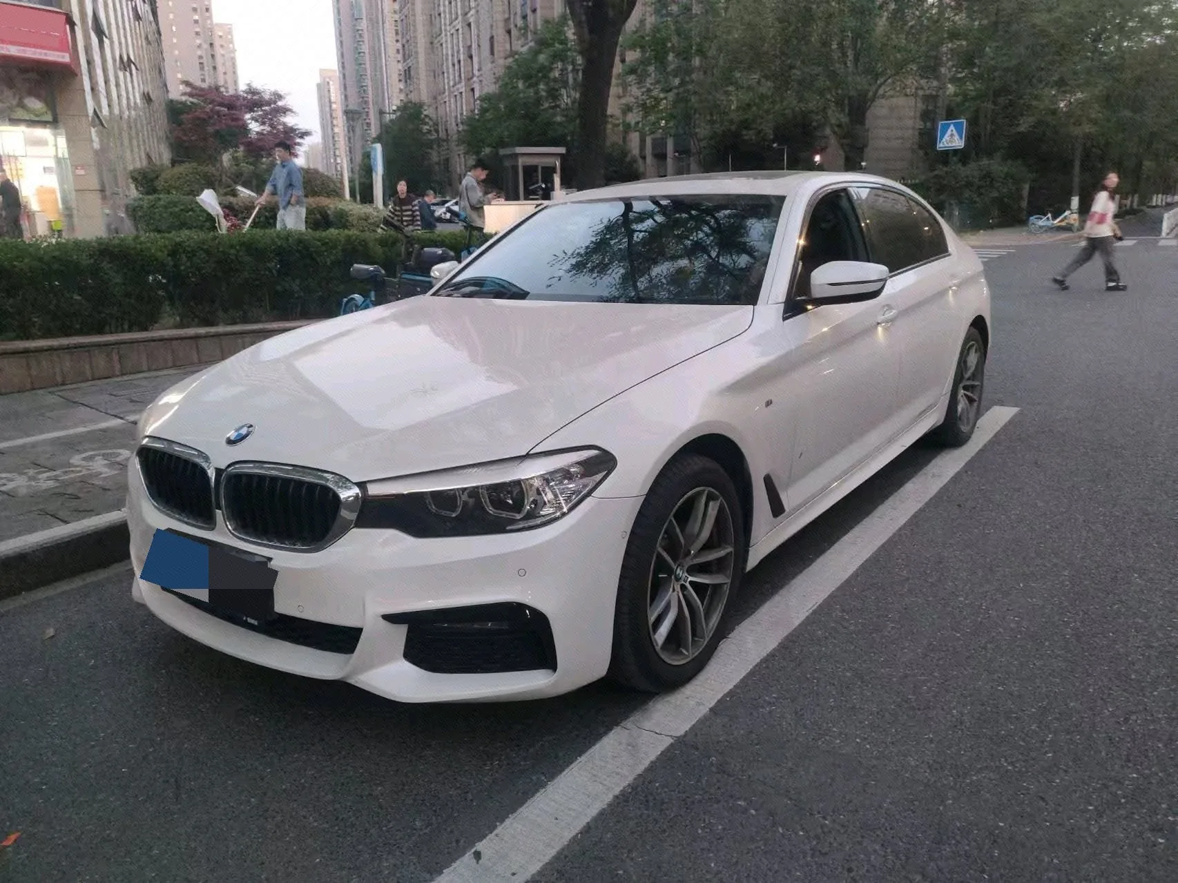 2019 BMW 5 Series 525Li M Sport Package