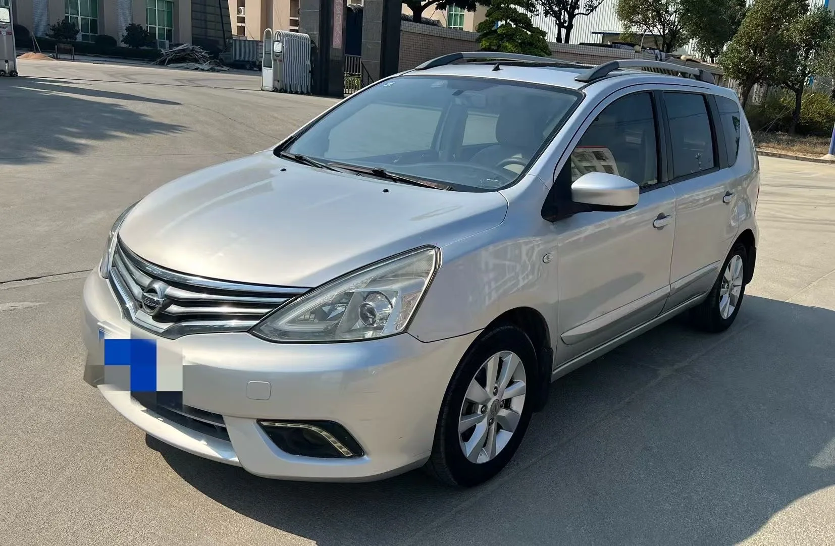 Nissan Livina 2013 1.6XL CVT Luxury Edition