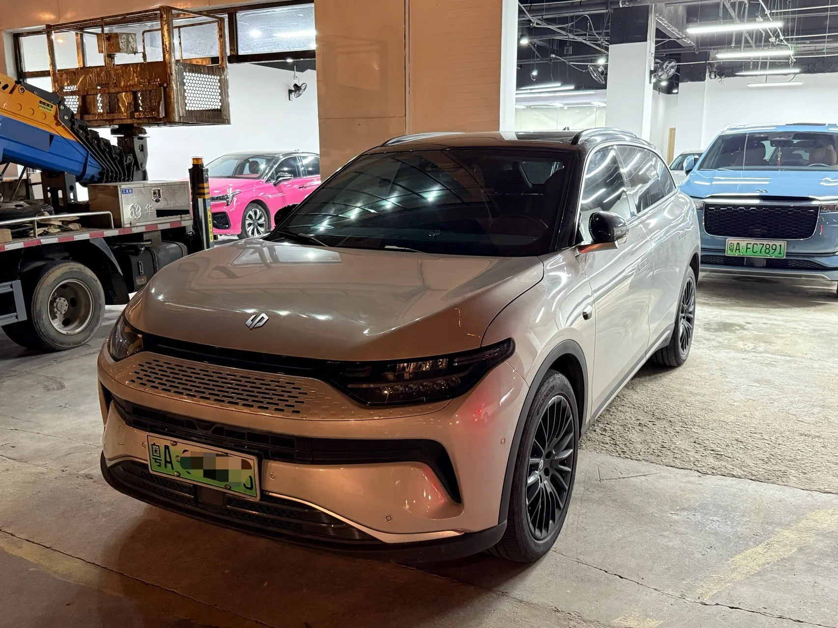 Leapmotor C11 2023 Model, Extended-Range 300 Smart Edition