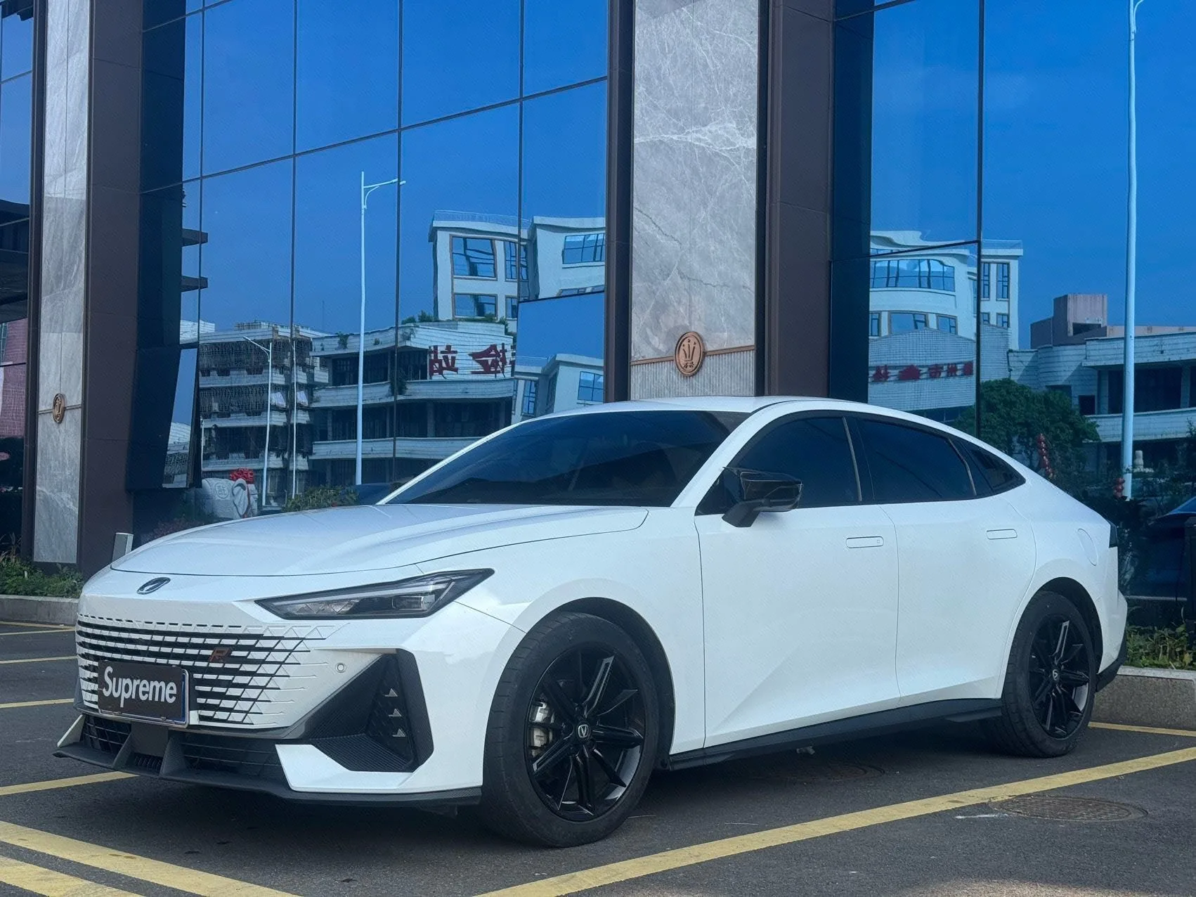 Changan 2023 UNI-V 1.5T Premium Edition, Automatic Transmission