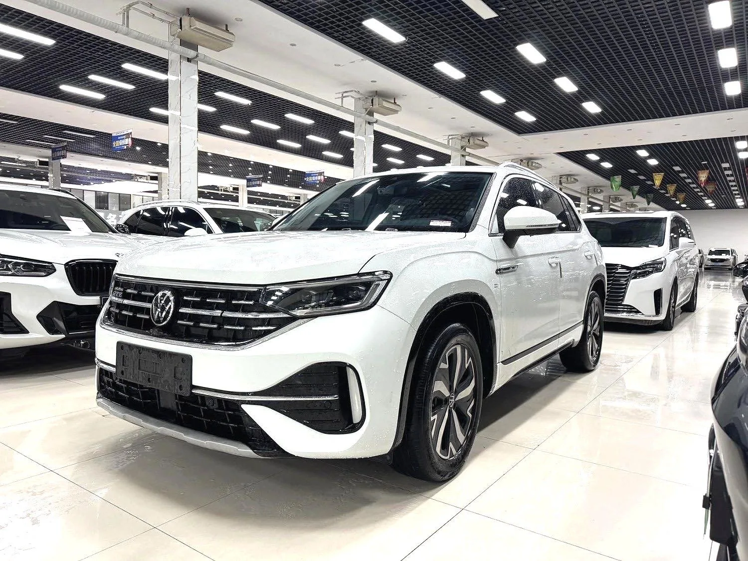 Tiguan GTE Plug-in Hybrid, 2022 Model Year, 1.4T Luxury Trim