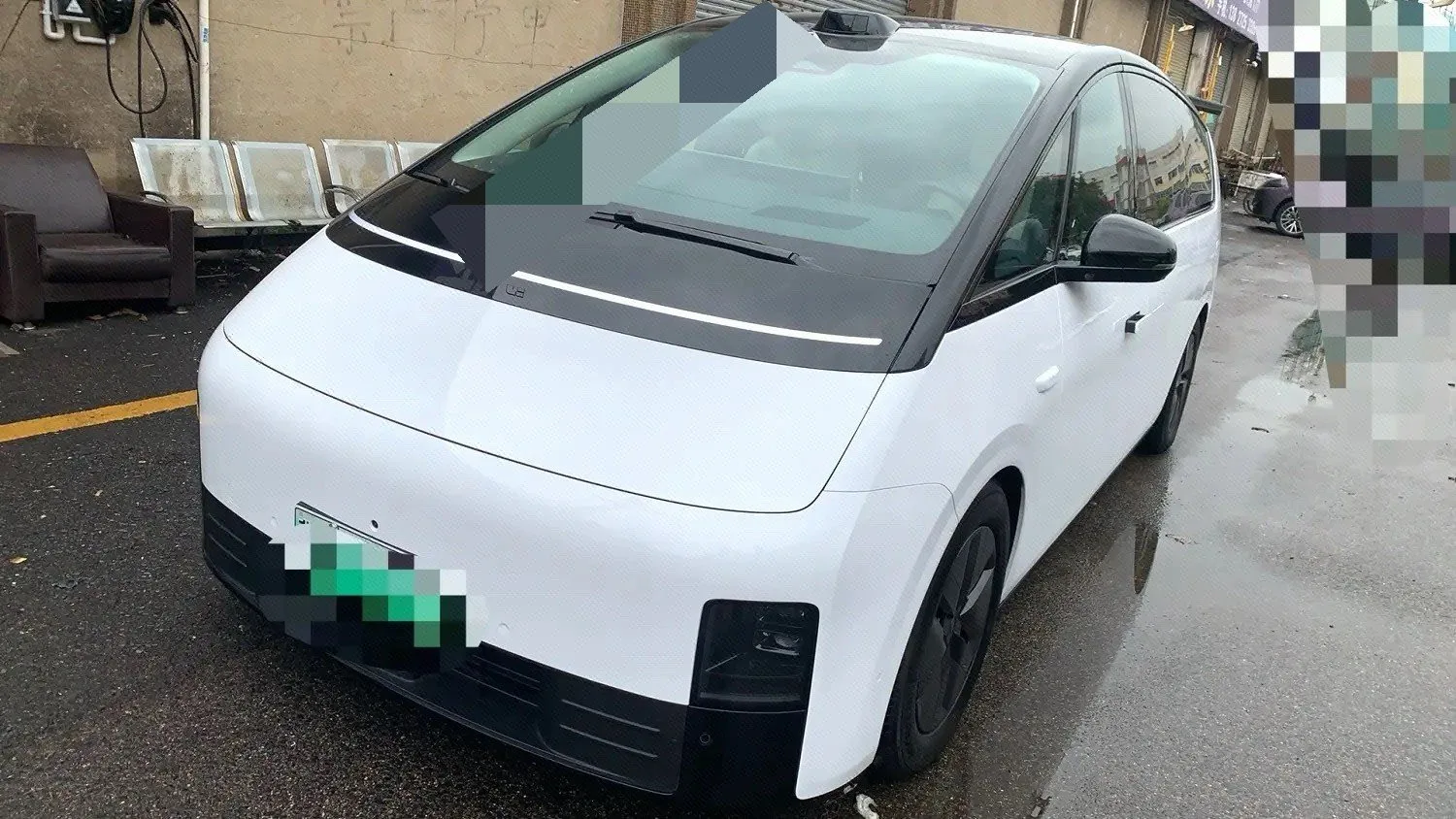 Li Auto MEGA 2024 Ultra