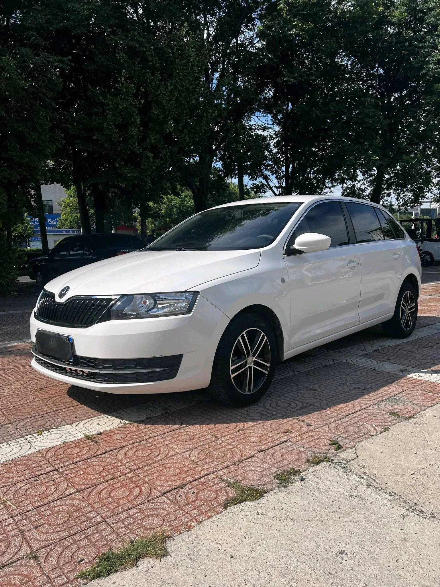 Xindong 2016 Facelift 1.6L Automatic "Qianxing" Edition