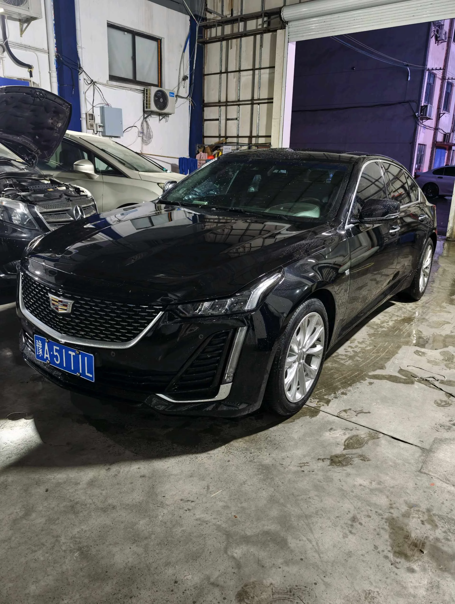 2023 Cadillac CT5 28T Luxury (Standard Edition)