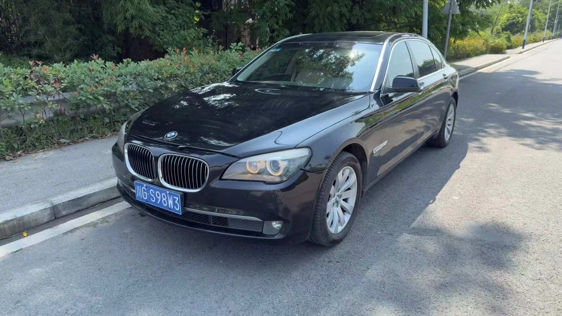 2009 BMW 7 Series 740Li Luxury