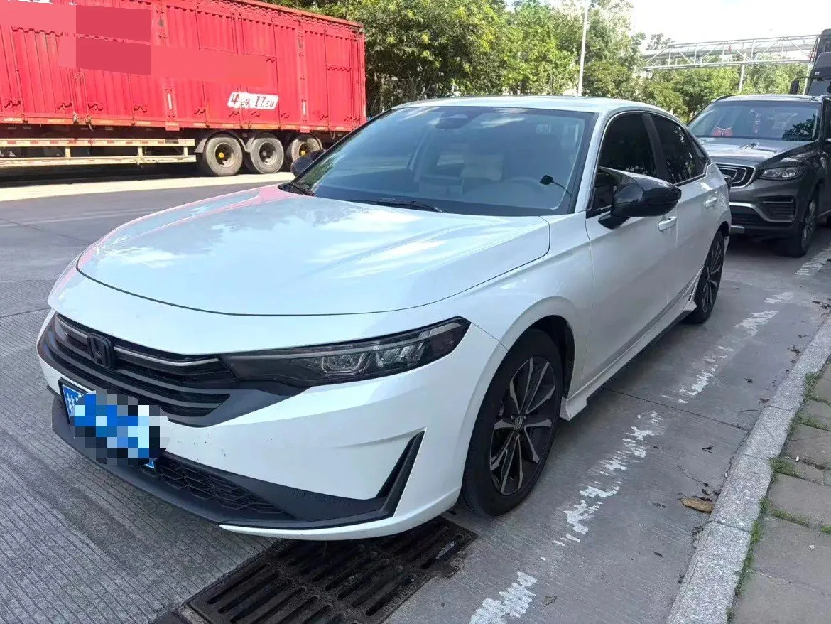 Honda 2025 Stylish 1.5T CVT 240TURBO Tech Edition Automatic
