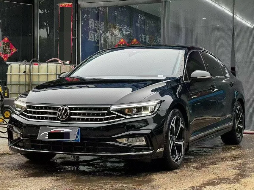 Volkswagen 2025 Magotan 2.0TSI 330TSI 2 Million Unit Luxury Automatic Transmission