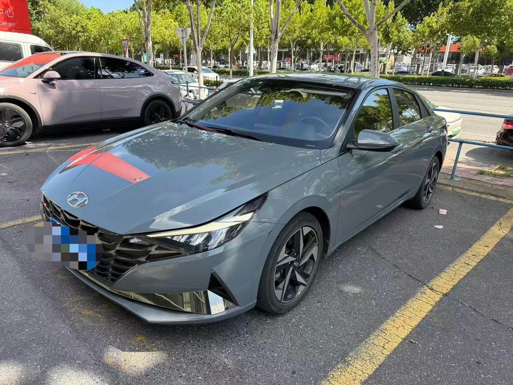 Hyundai Elantra 2022 1.5L CVT LUX Premium Edition