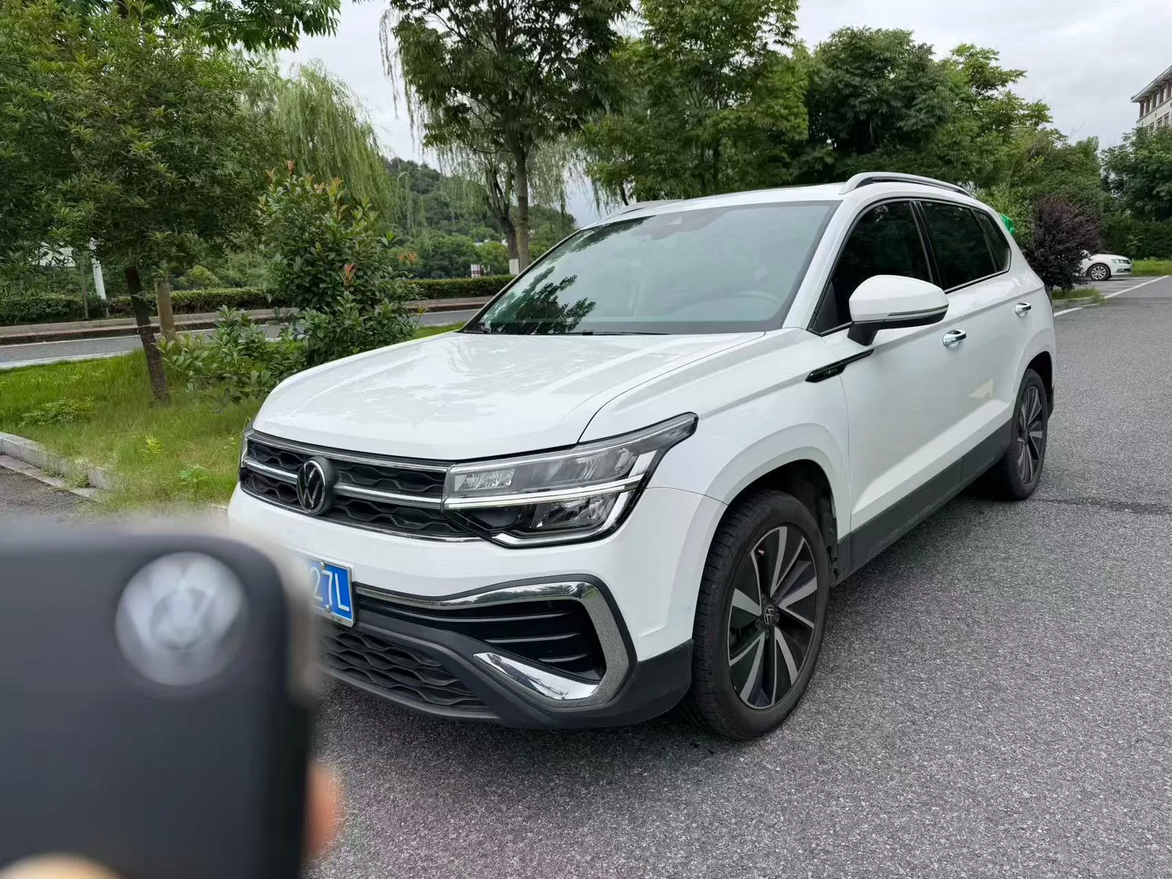 Volkswagen 2023 Touareg 1.5TSI 300TSI Front-Wheel Drive "New Moon" Edition, Automatic Transmission