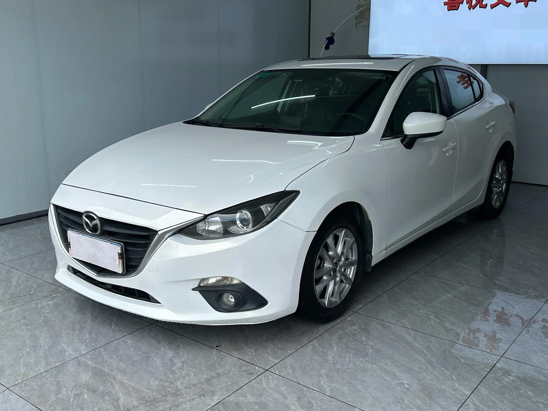 Mazda3 Axela 2014 Sedan 1.5L Automatic Luxury