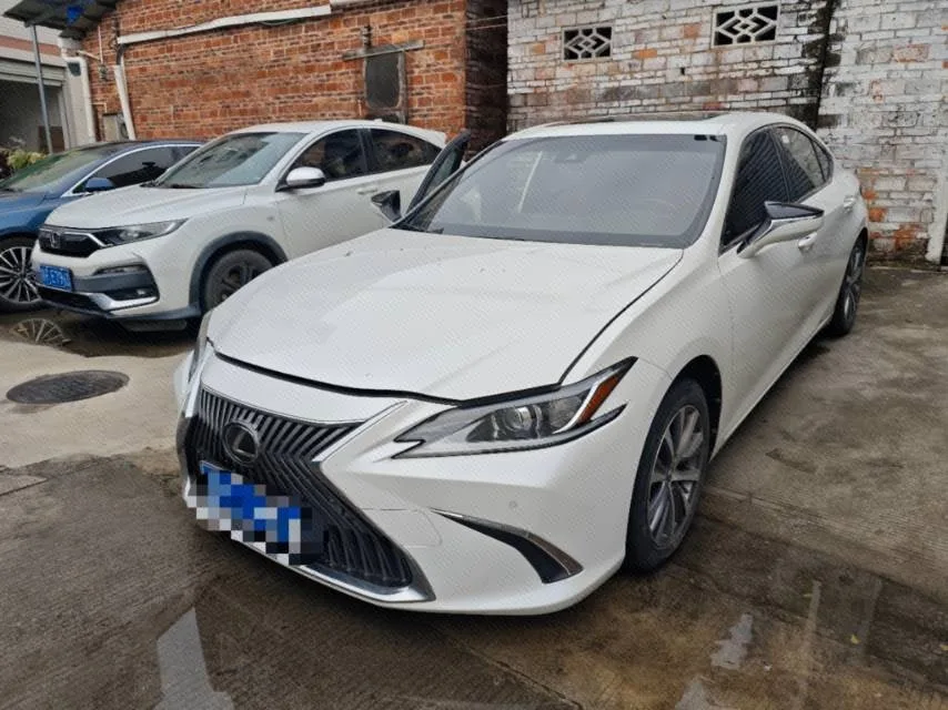Lexus ES 2020 200 Excellence Edition