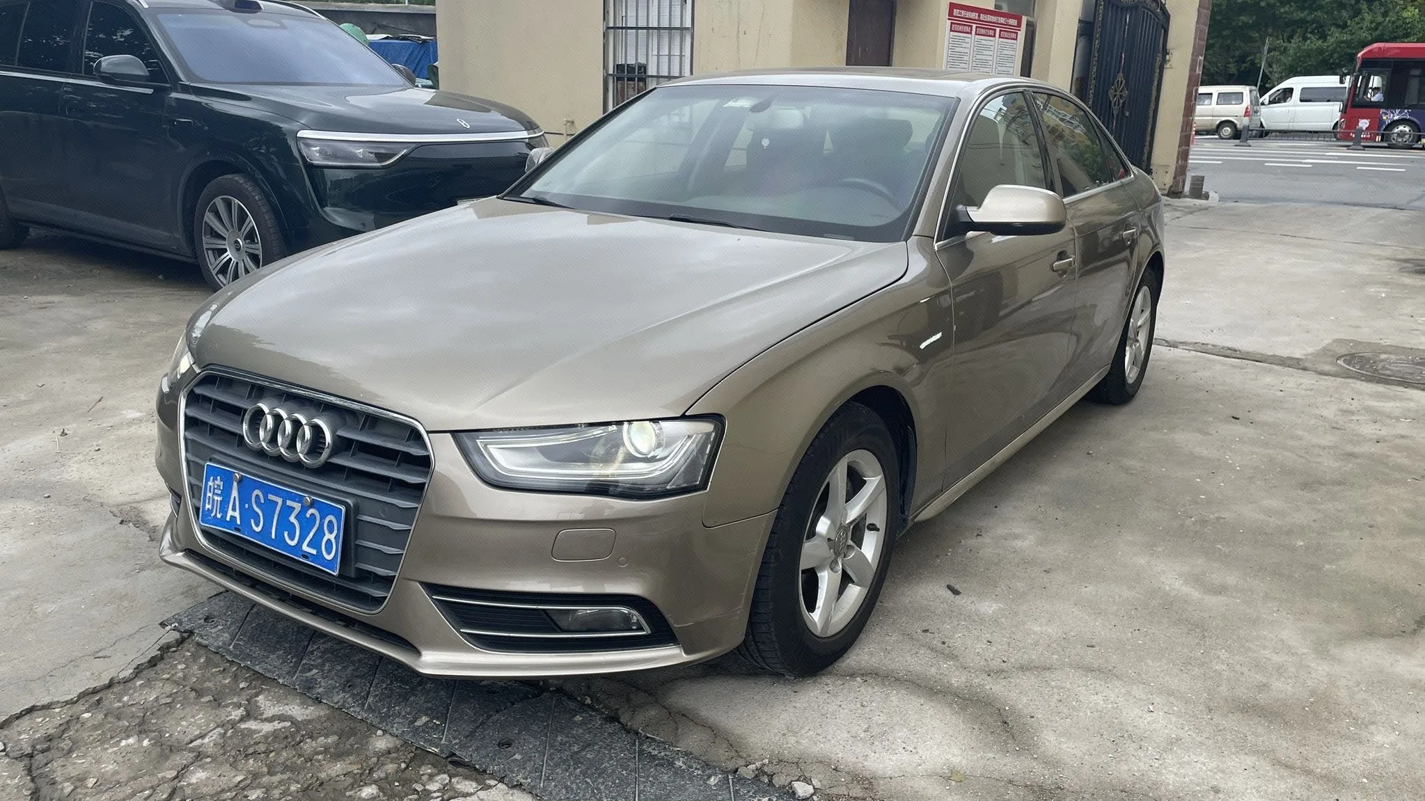 2013 Audi A4L 35 TFSI Automatic Standard Model