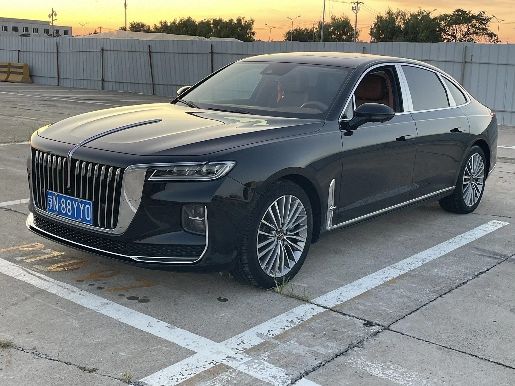 Hongqi H9 2020 2.0T Intelligent Flagship Edition