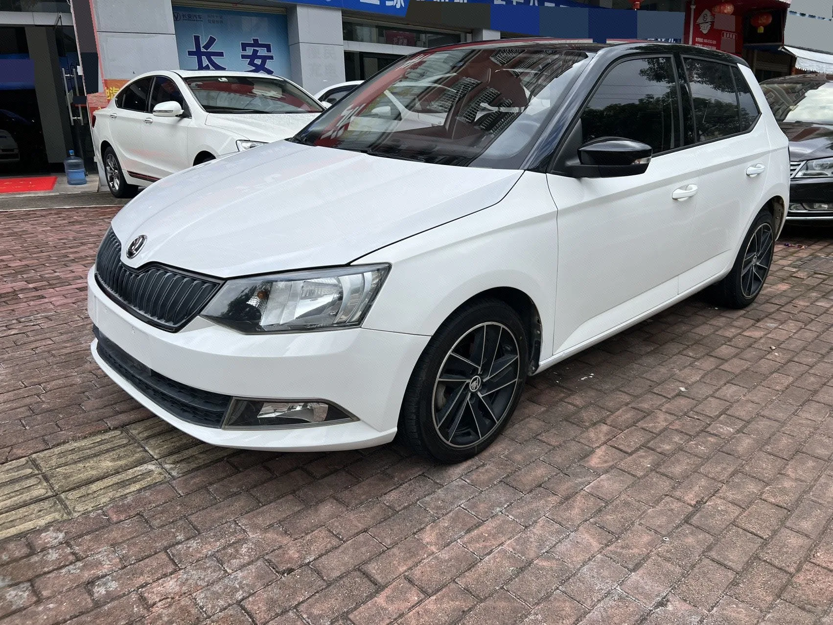 Fabia 2015 1.6L Automatic Sport Edition