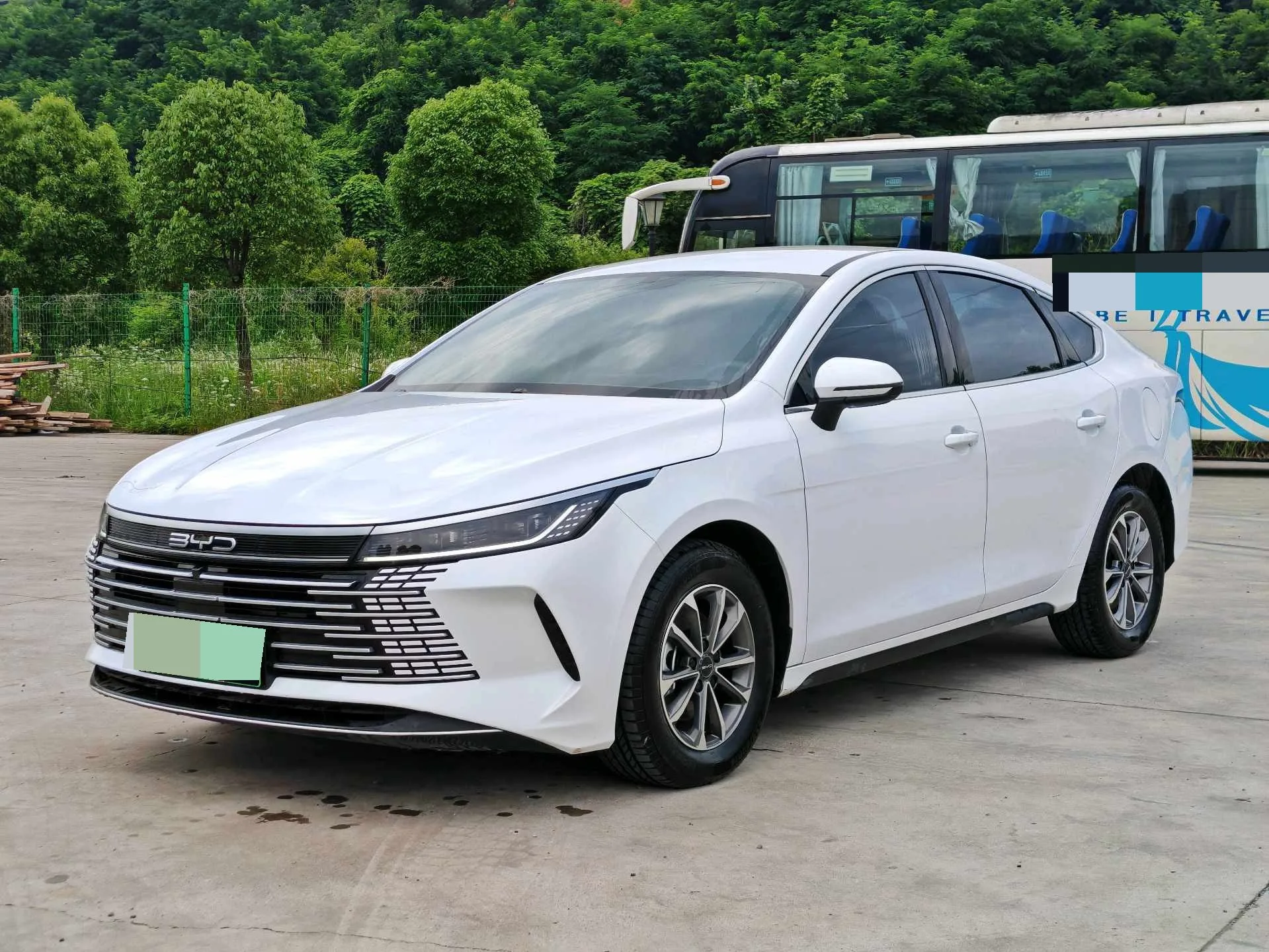 BYD 2024 Destroyer 05 DM-i 1.5 CVT Glory Edition 55KM Luxury Automatic