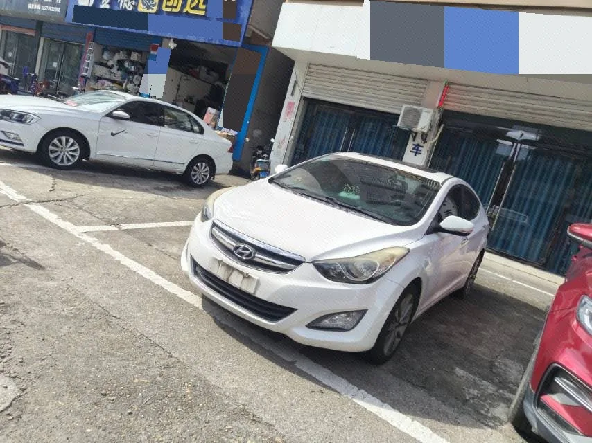 Hyundai Elantra 2015 1.6L Automatic Leading Edition