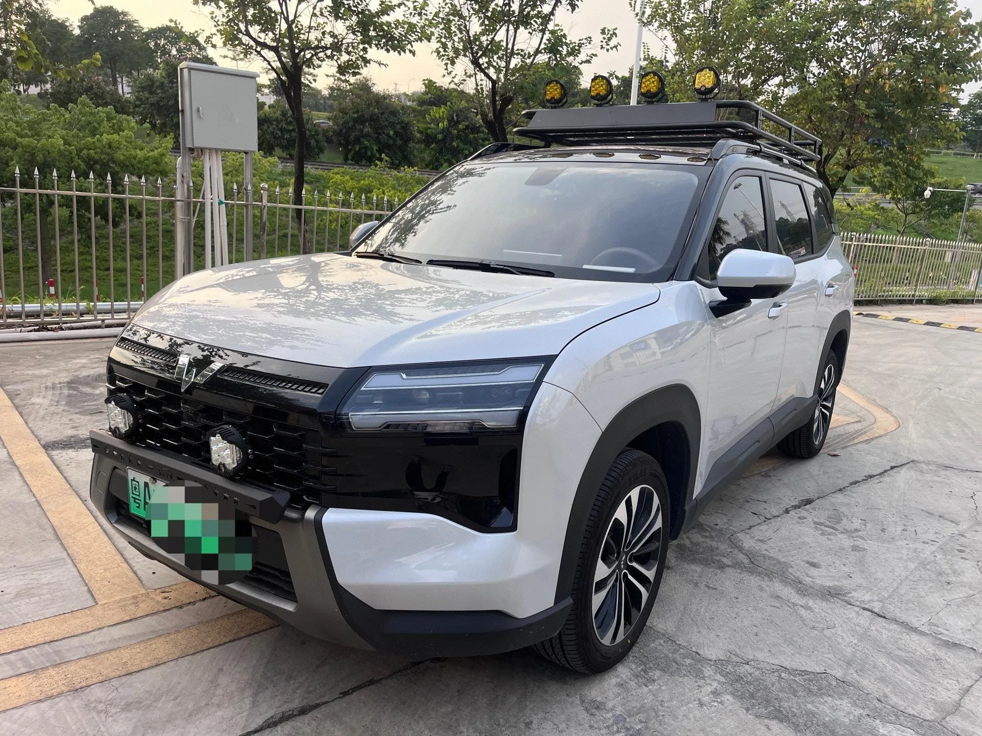 Wuling 2026 Starlight 560 1.5 CVT Luxury Automatic Transmission (125km/h)