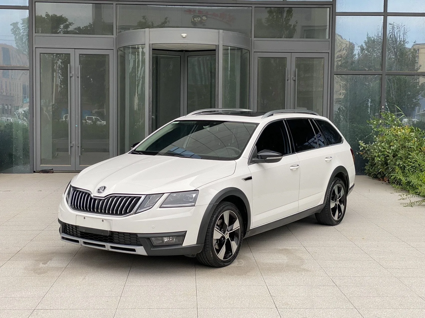 Skoda Octavia 2019 Model Year Station Wagon TSI280 DSG Luxury Edition, National V Emission Standard
