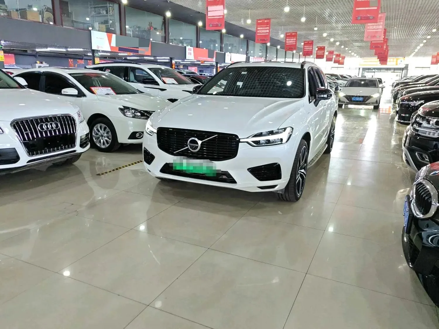2020 Volvo XC60 T8 E-Drive Hybrid Intelligent Sport Edition