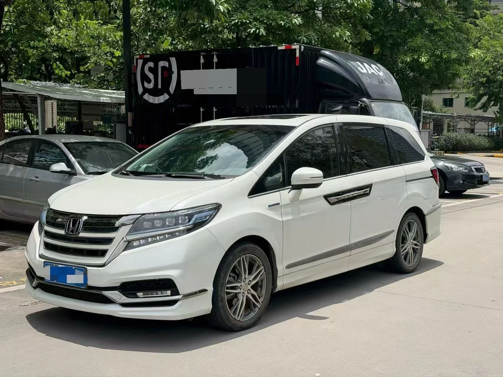 Elysion 2019 2.0L Hybrid Supreme Edition
