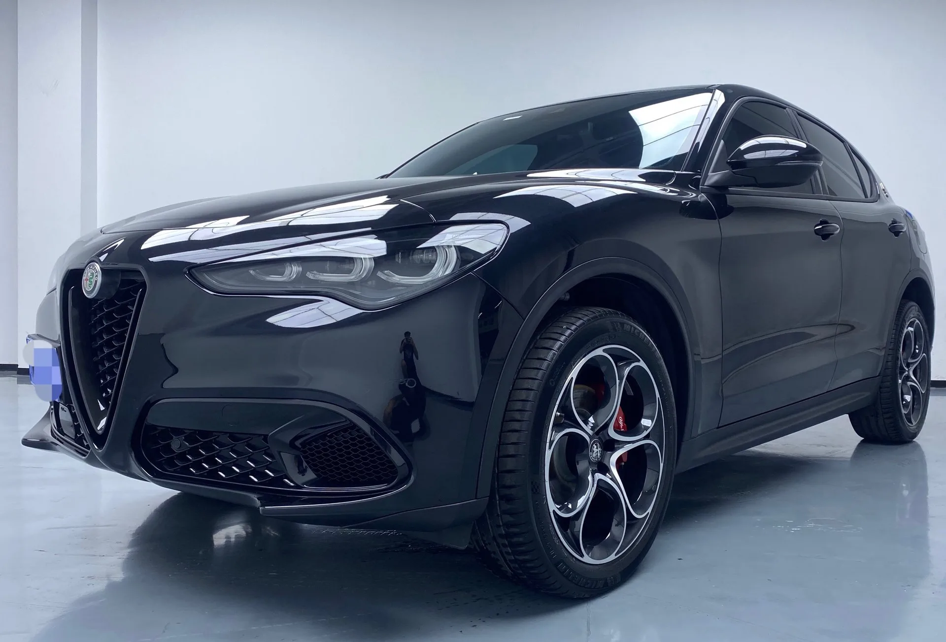 Alfa Romeo Stelvio (Imported) 2023 Stelvio 2.0T 280HP Sprint Edition, Automatic Transmission