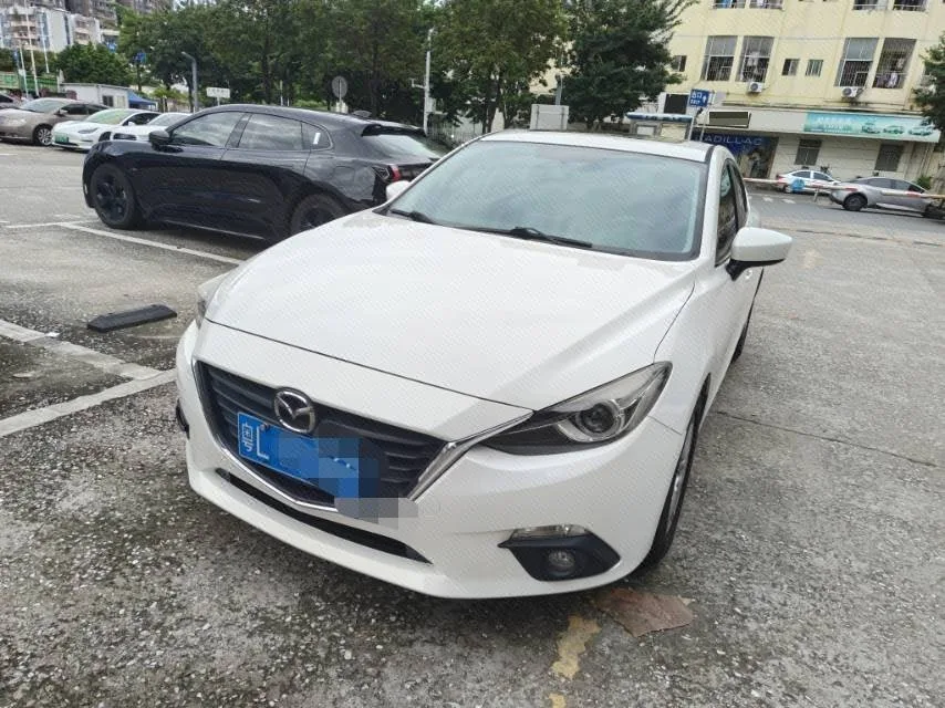 Mazda3 Axela 2014 Sedan 1.5L Automatic Luxury