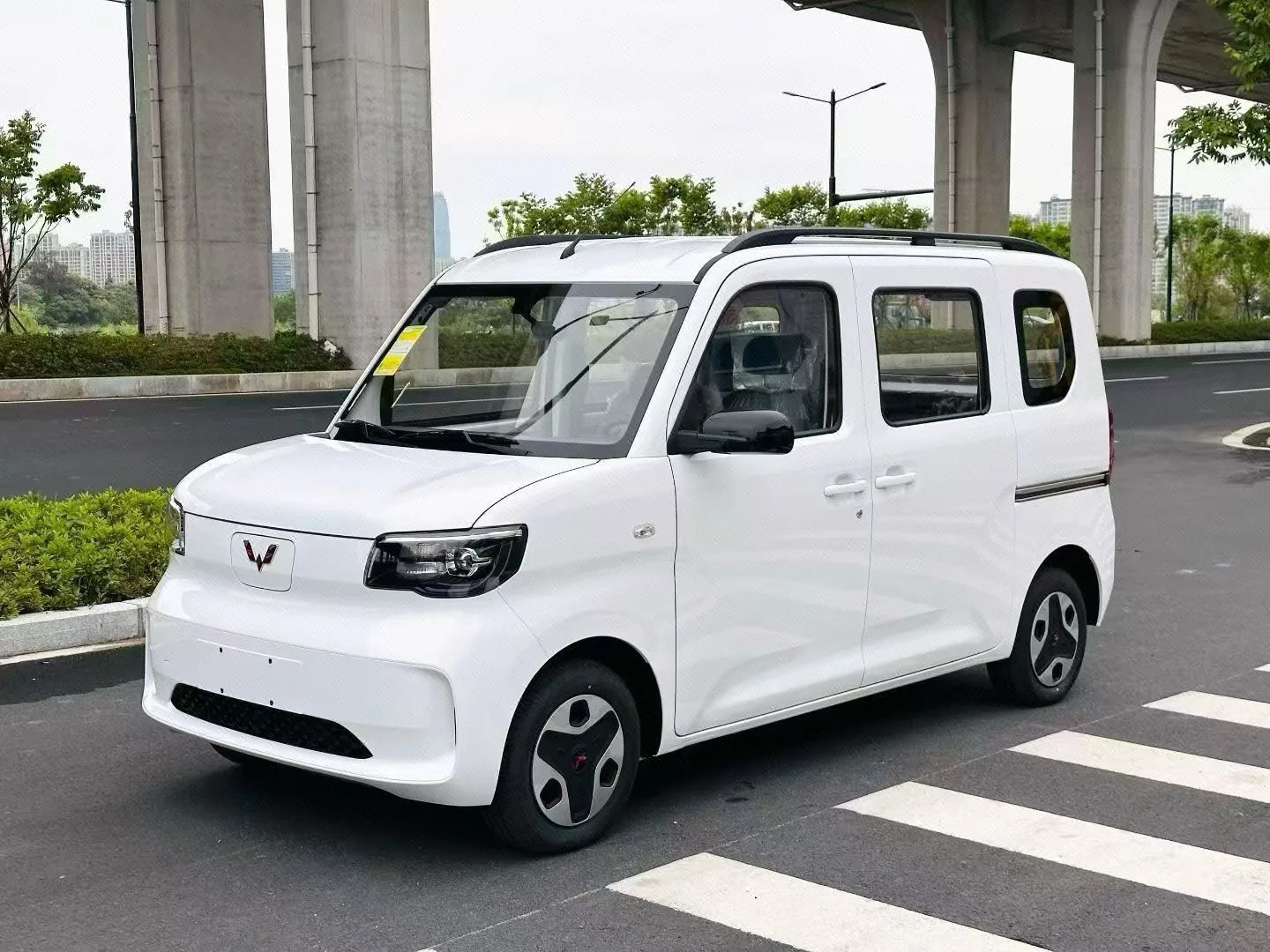 Wuling Sunshine New Energy 2025 Model 305km/h Progressive Edition