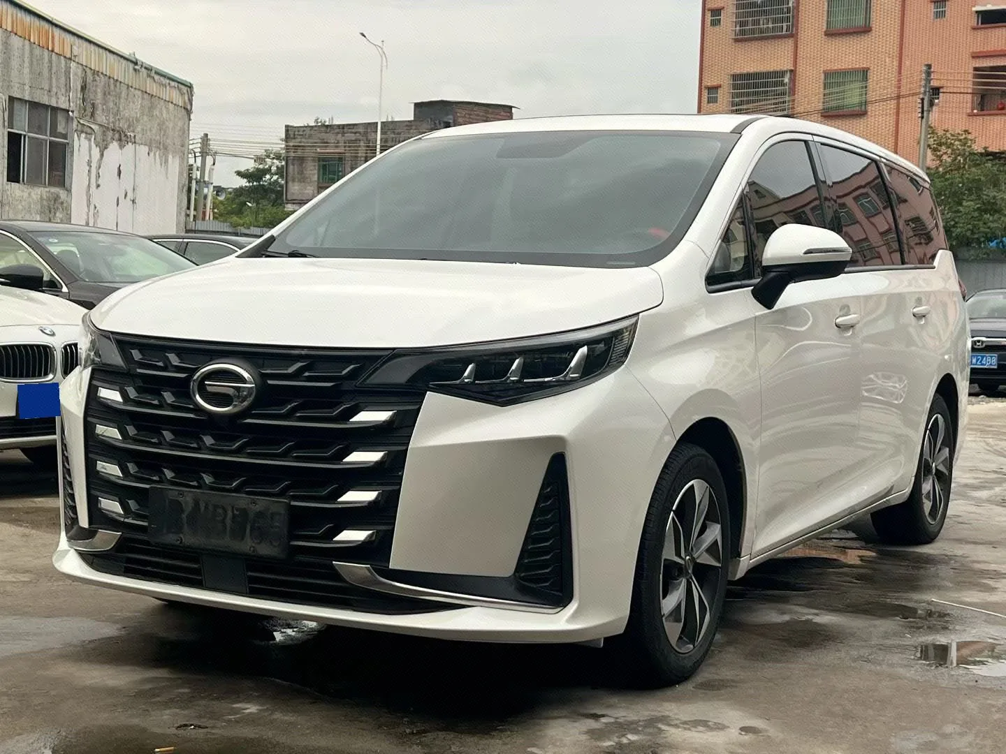 Trumpchi M6 2021 270T DCT Luxury Edition (7-seater)