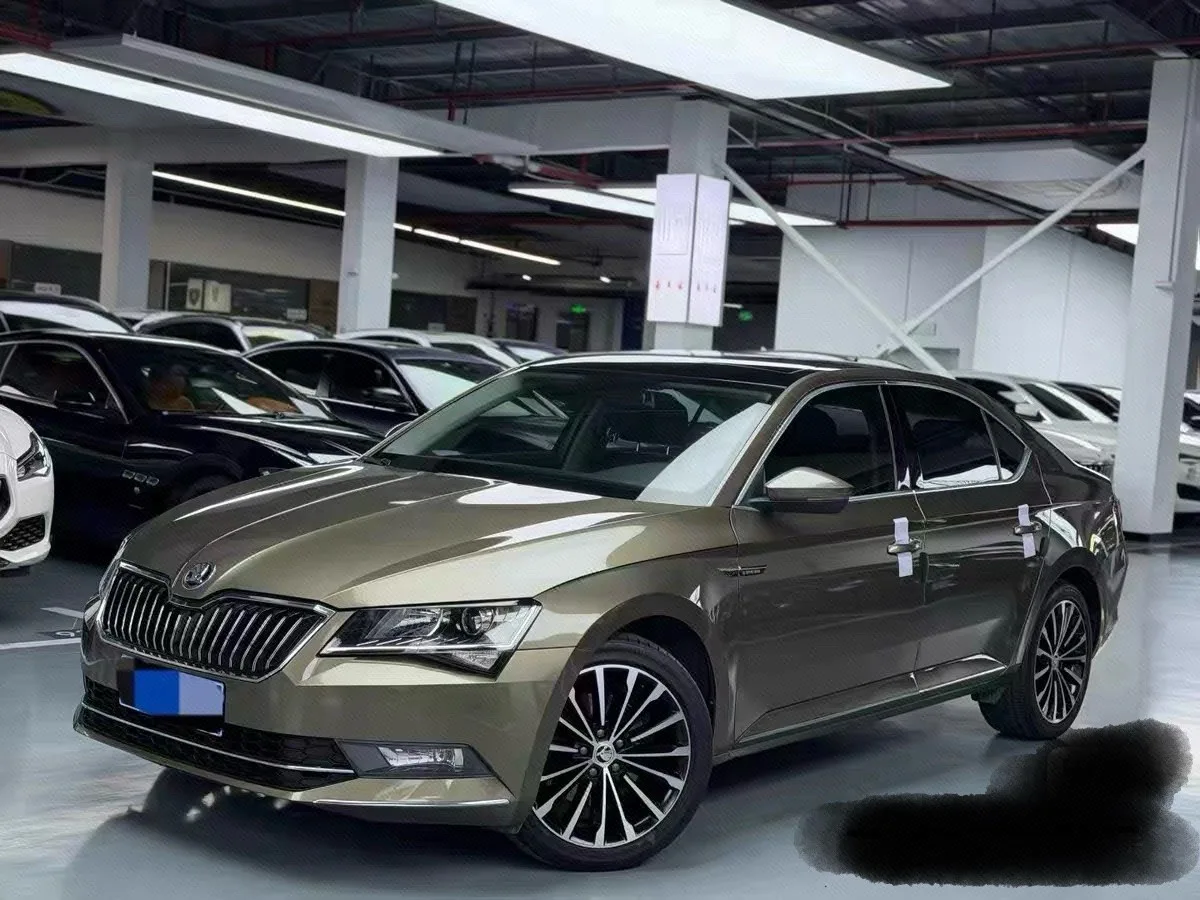 Skoda Superb 2019 TSI 330 DSG Luxury Edition