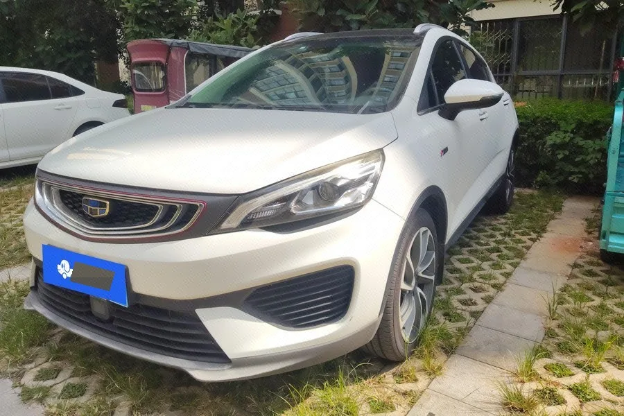 Emgrand GS 2018 Model Year, Trend-Setting Edition, 1.4T Automatic, Premium Smart Connect Trim