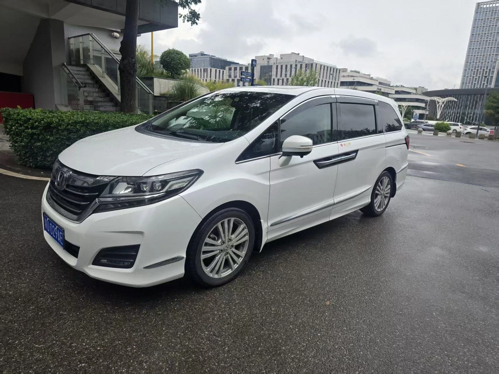 Elysion 2016 Model Year 2.4L Classic Edition