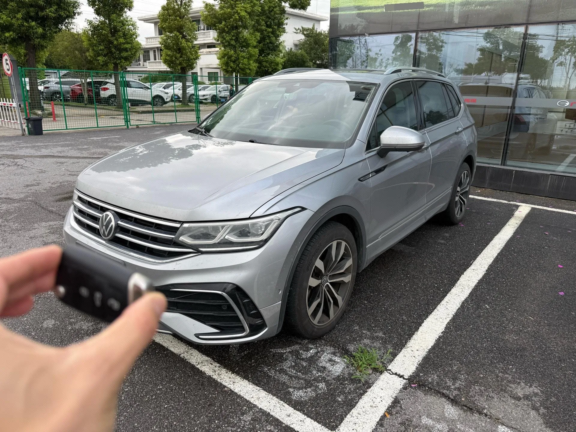 2022 Tiguan L 380TSI Automatic 4WD R-Line Premium Edition 7-Seater