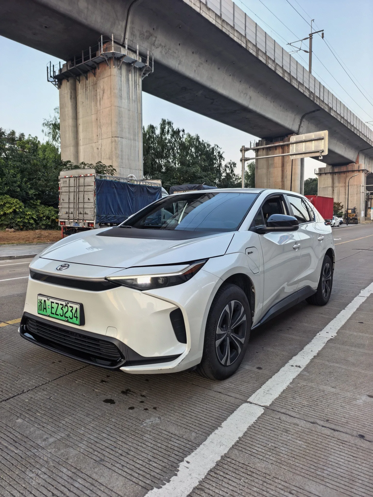 Toyota 2025 Platinum 4X 615 Air Edition, Automatic Transmission