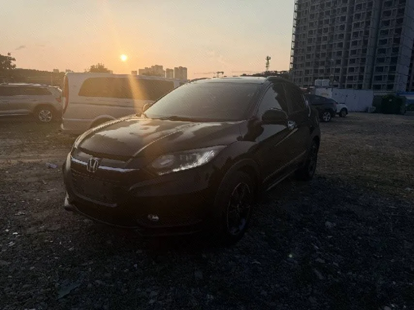 Vezel 2015 1.8L CVT 2WD Luxury