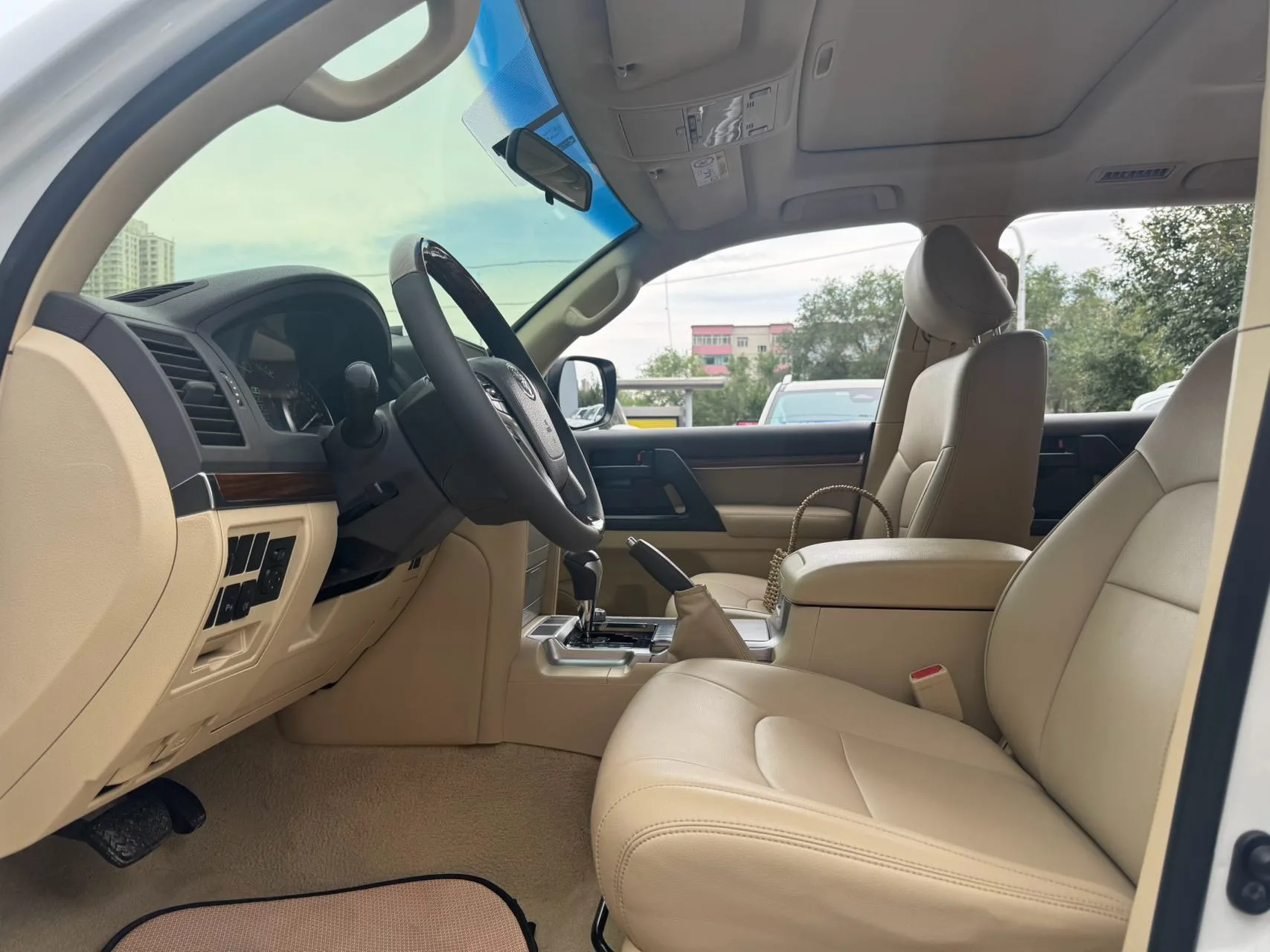 2017 Toyota Land Cruiser (Imported) 4.0 Middle East Edition, Manual Transmission