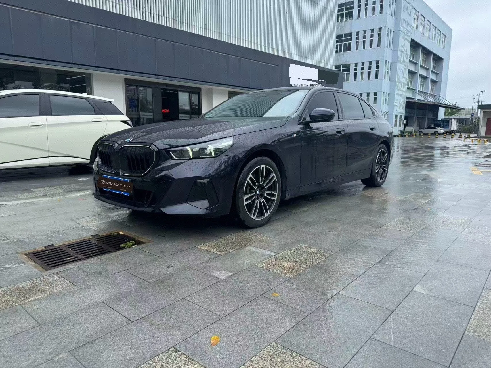 BMW 5 Series 2025 530Li 48V 2.0T Leading M Sport Package Automatic