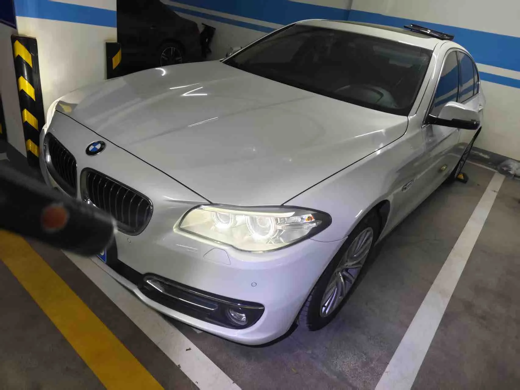 2017 BMW 5 Series 525Li Luxury Design Package